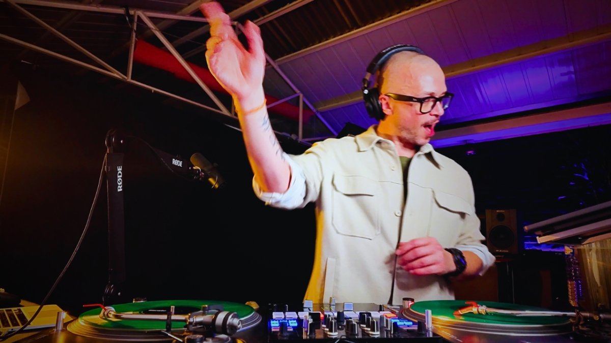 Jay psar Happy Under Ground mixshow dj mix dj belge